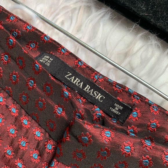 ZARA Jacquard Floral Cropped Trousers - Picture 6 of 8